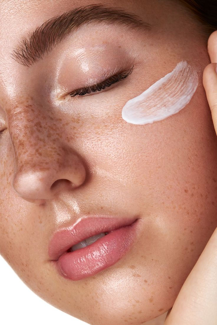 This Is the Best Skincare Routine Order for All of Your Products